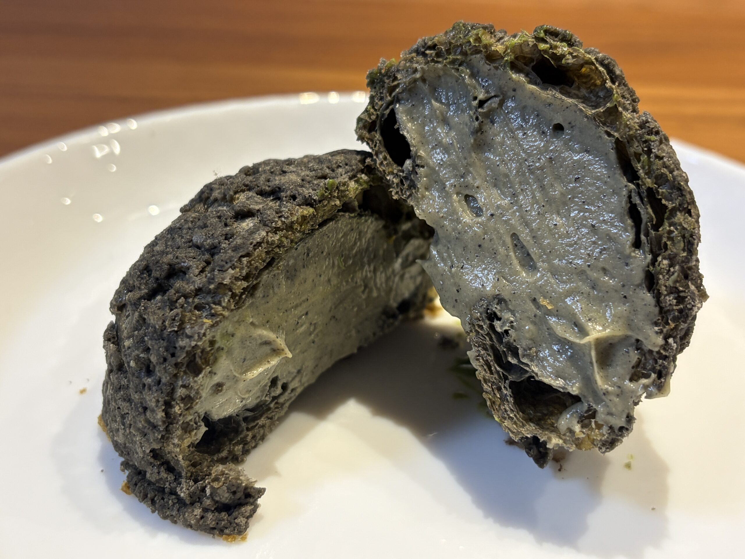 クッキー&クリーム シュークリーム 断面
